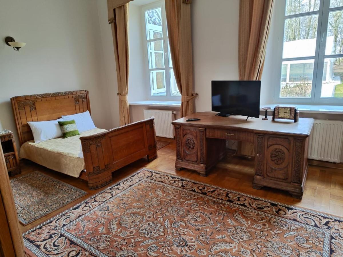 Palac Chojnata Wola Chojnata Extérieur photo