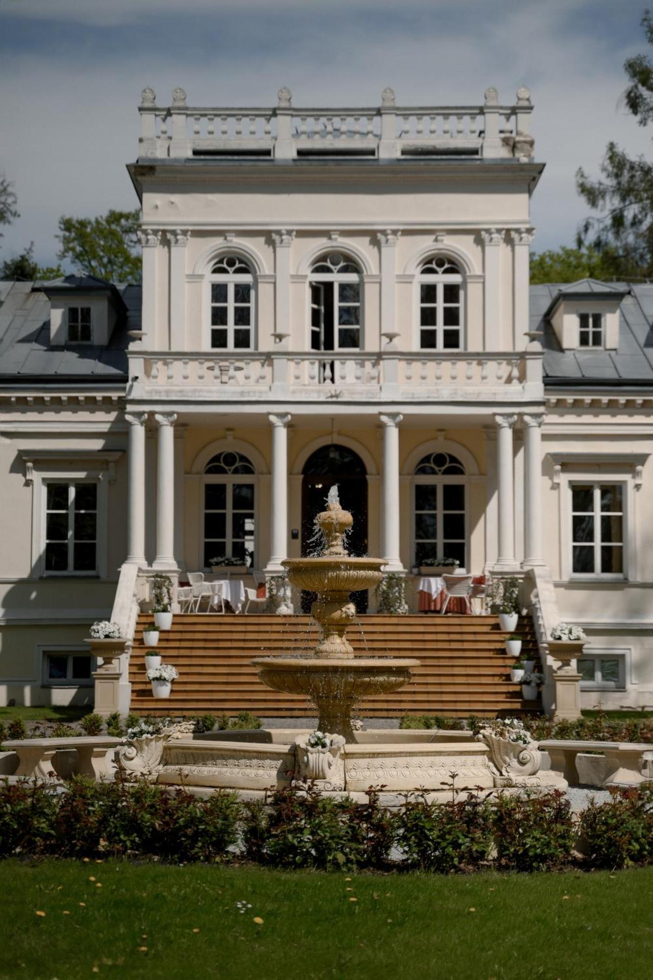 Palac Chojnata Wola Chojnata Extérieur photo